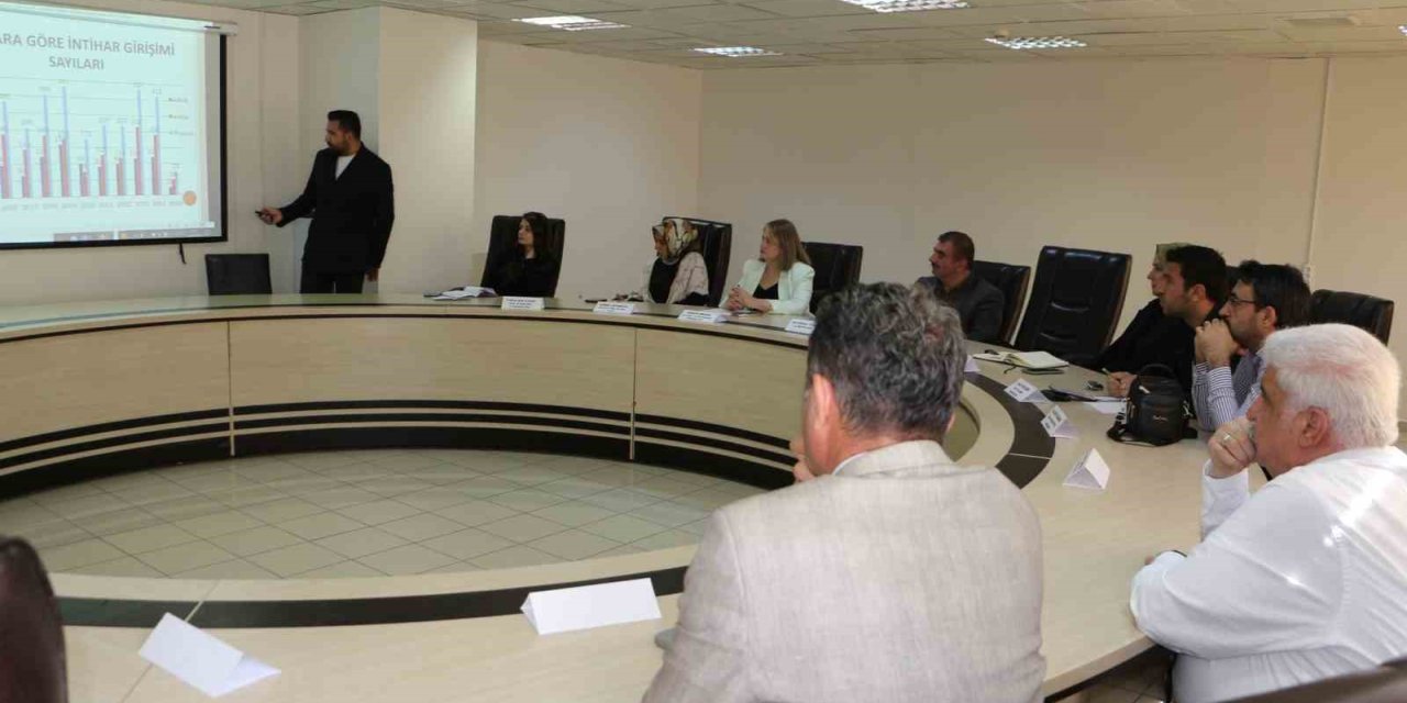 Elazığ’da intiharları önleme kurulu farkındalık için toplandı