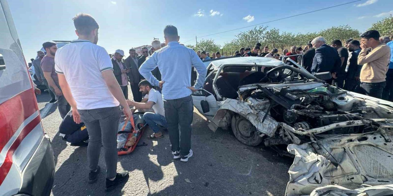 Urfa’da otomobiller çarpıştı: 2’si ağır 5 yaralı