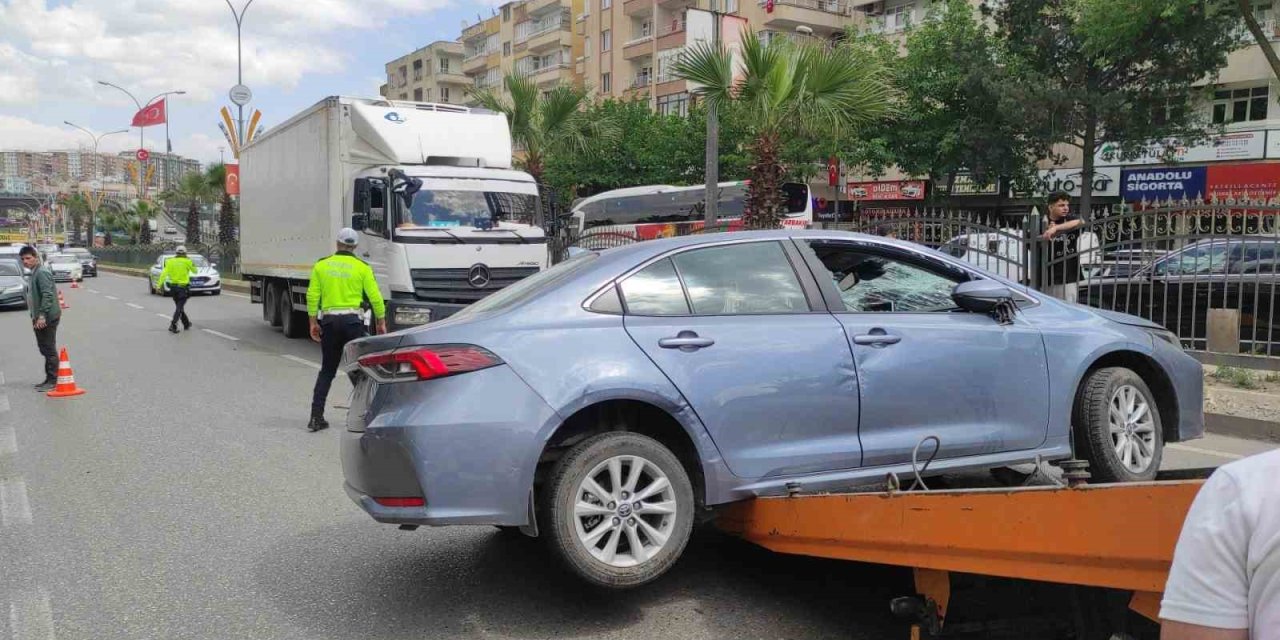 Şanlıurfa'da otomobil takla attı, sürücü yara almadı