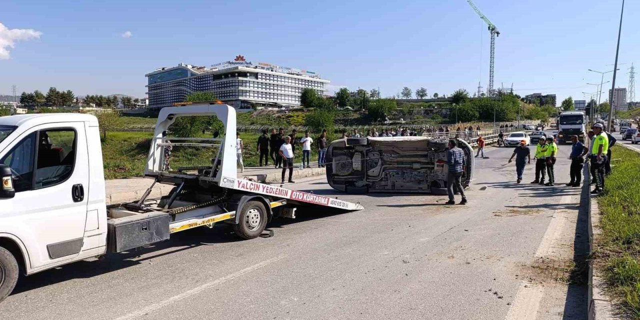 Adıyaman'da zincirleme trafik kazasında 2 kişi yaralandı
