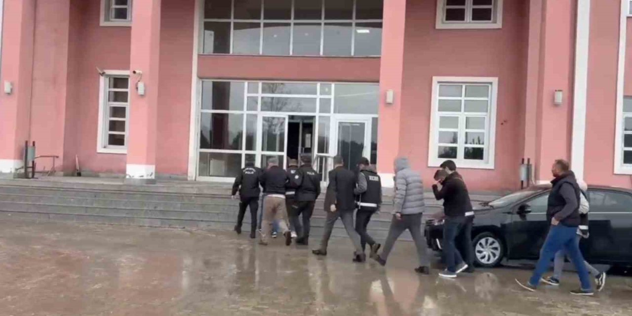 Motorlu taşıtlar sınavında kopya operasyonu: 8 gözaltı