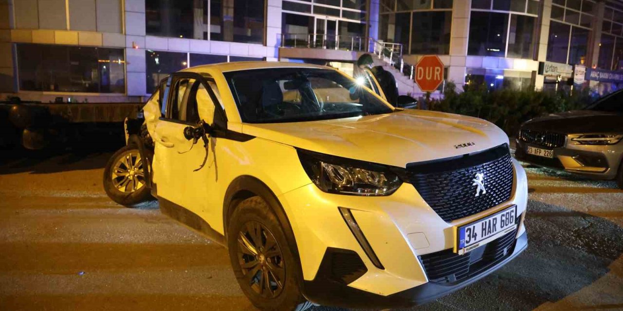 Elazığ’da tır ile otomobil çarpıştı: 4 kişi yaralandı