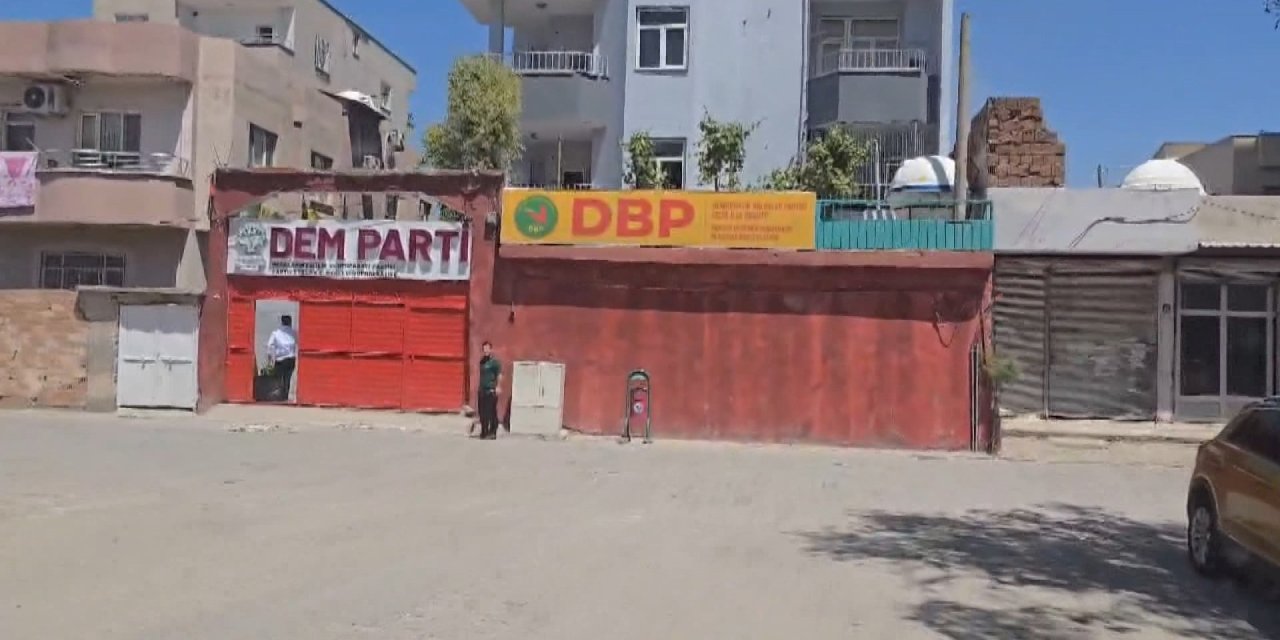 Cizre'de DEM Parti ve DBP binasında yangın çıktı
