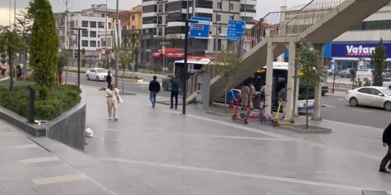Elazığ’da kuvvetli fırtına etkili oldu