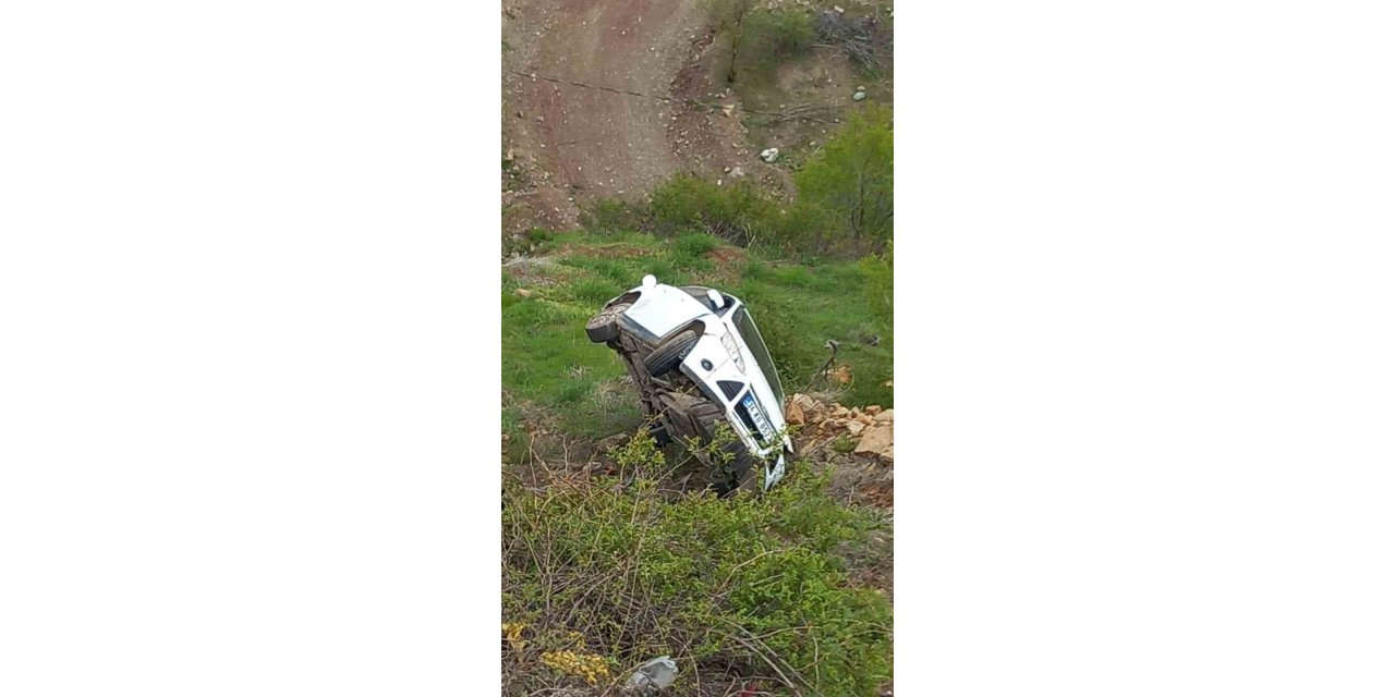 Elazığ’da otomobil yan yattı: 1 kişi yaralandı