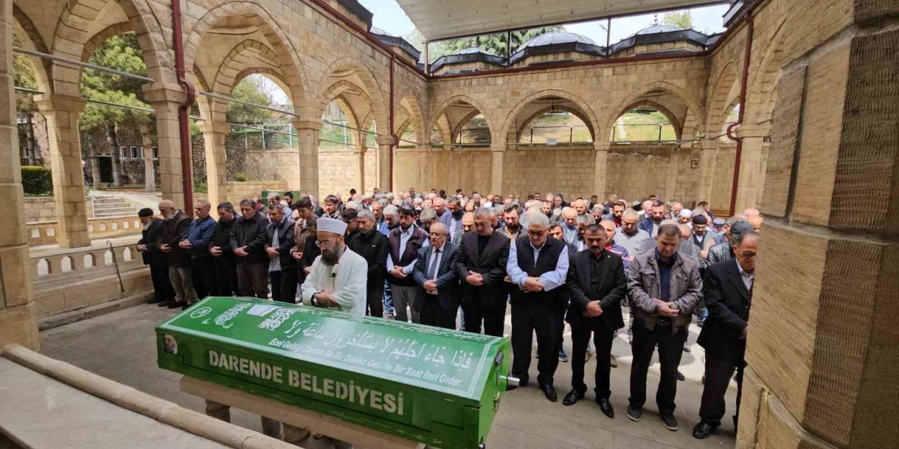 Kocası tarafından öldürülen kadın memleketinde defnedildi