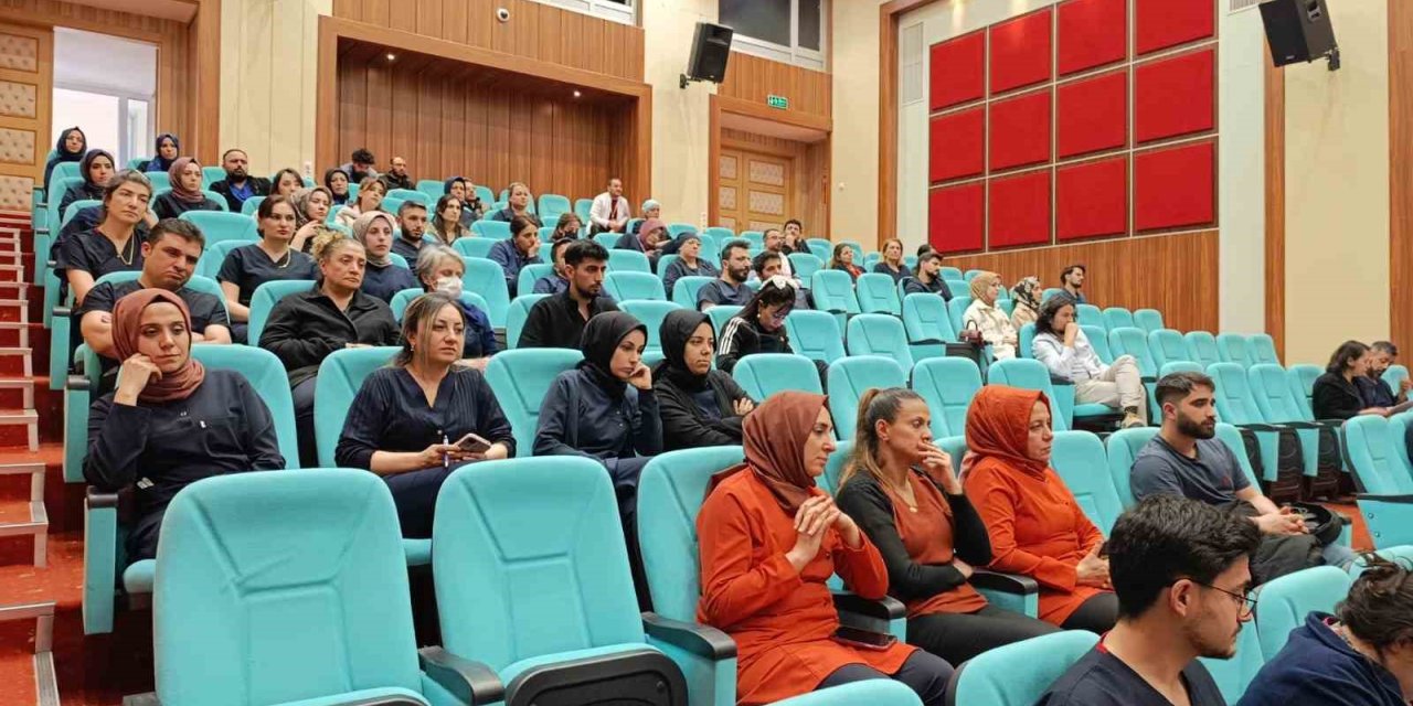Sağlık çalışanlarına aşı ve transferleri hakkında bilgi verildi