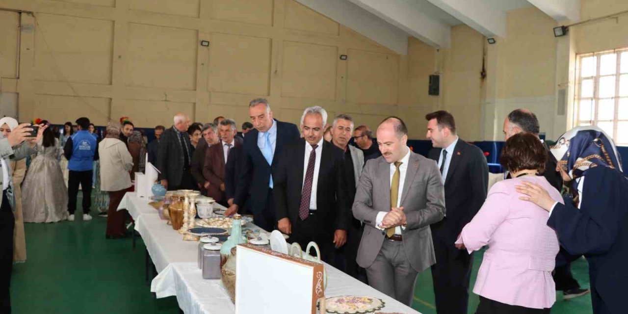 Erzurum’da ev hanımlarına mesleki eğitim desteği
