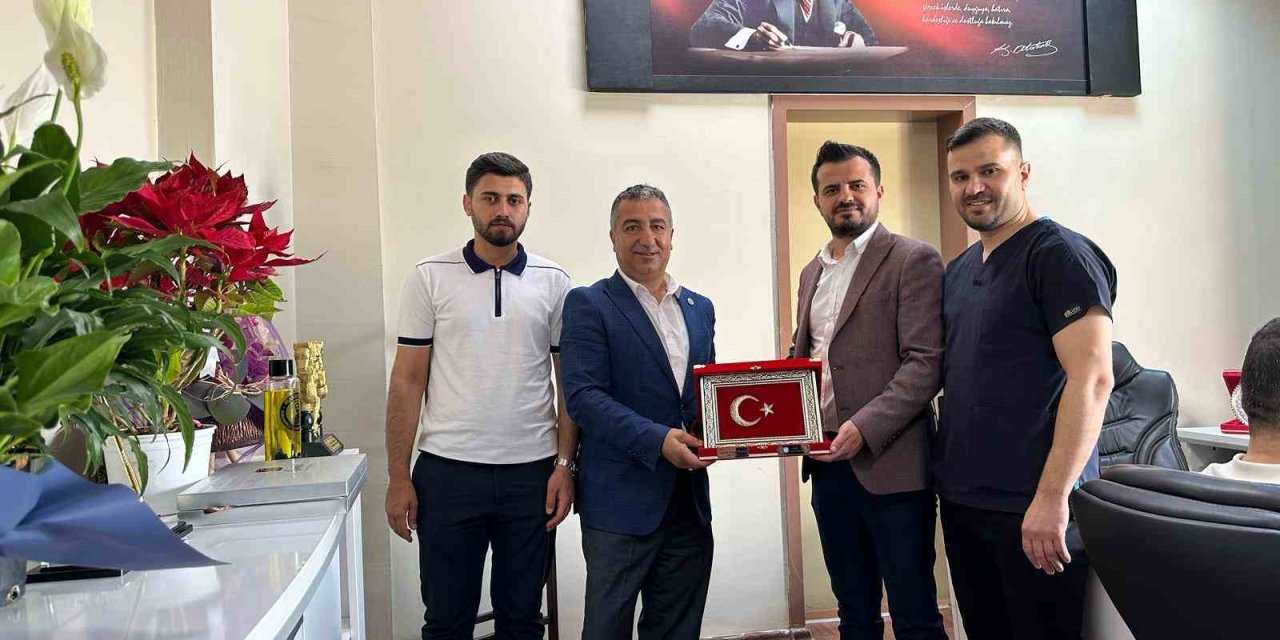 Sağlık-Sen temsilcisi sağlık personeli ile bir araya geldi