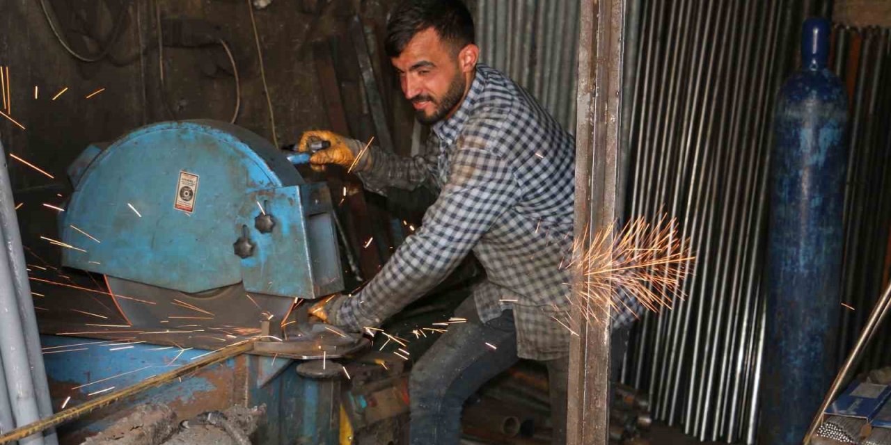 Hurdacı esnafı 1 Mayıs’ta da çalıştı