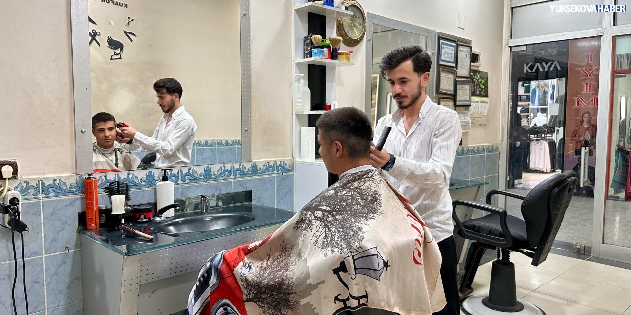 Keçecioğlu, baba mesleğini sürdürerek geçimini sağlıyor