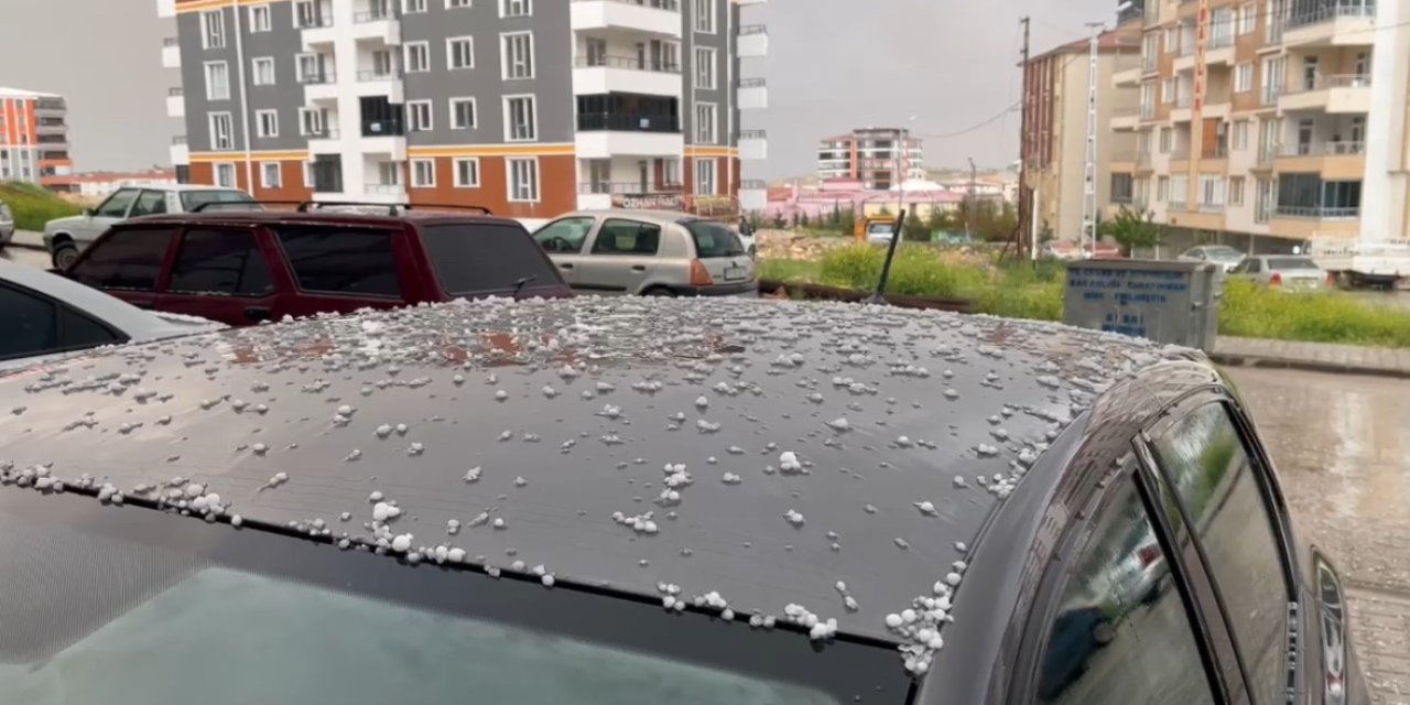 Adıyaman'da fındık büyüklüğünde dolu yağdı