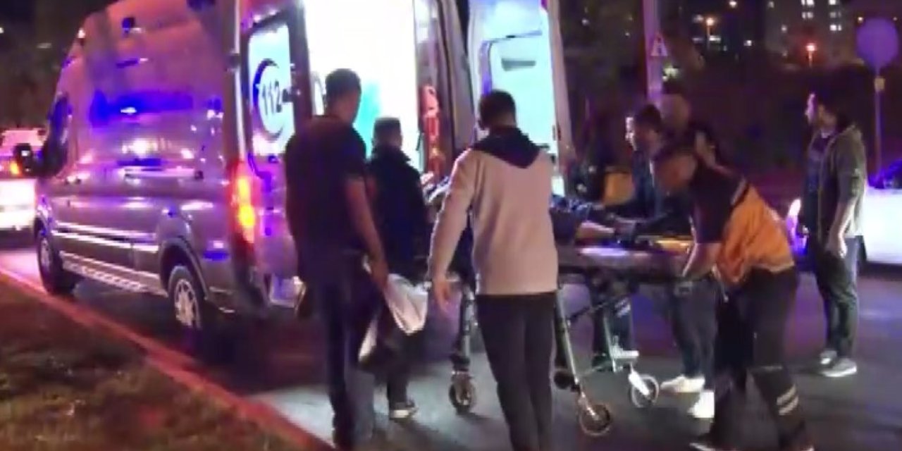 Antep’te karşıya geçmeye çalışan 2 kişiye otomobil çarptı