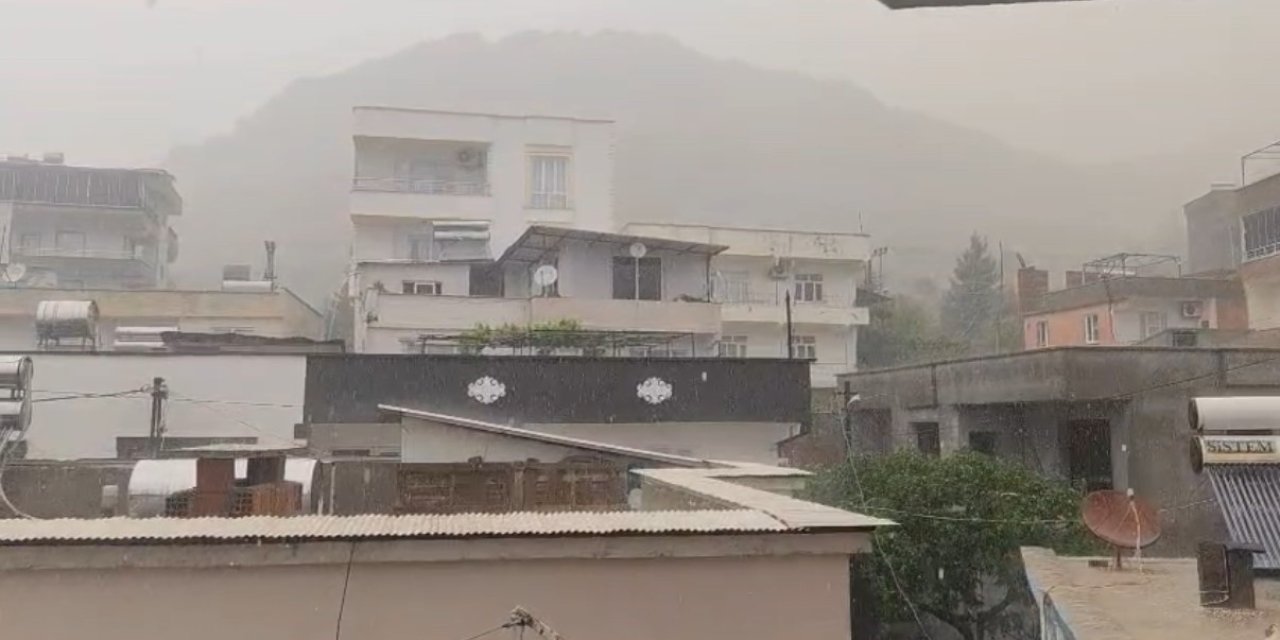 Çermik'te sağanak ve dolu etkili oldu