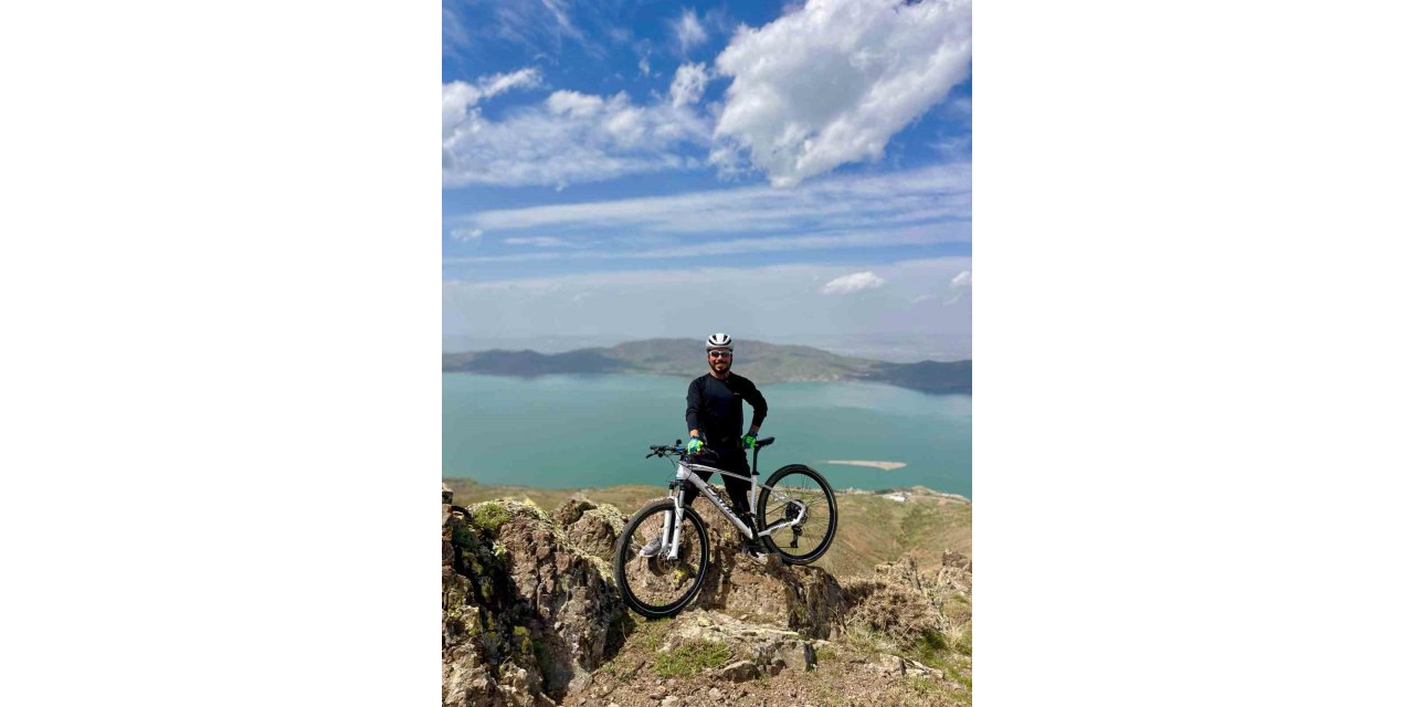 Hazar Baba Dağına bisikletle tırmandılar