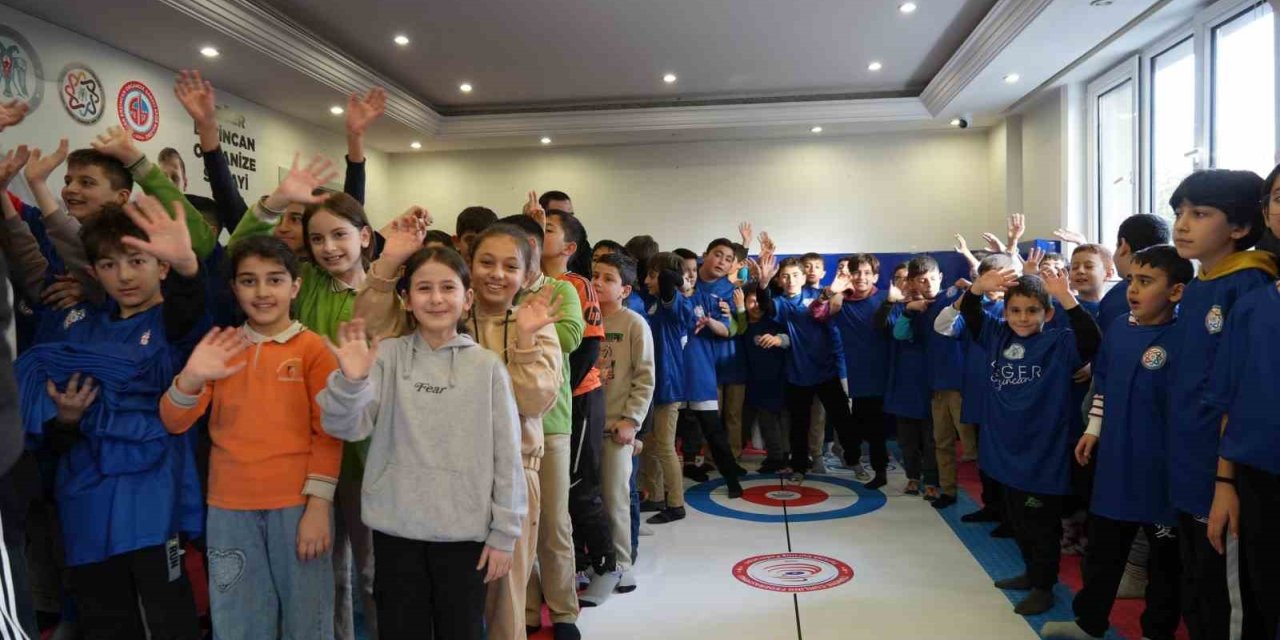 Erzincan'da Değer Erzincan Projesi ile 1254 genç spor ve değerlerle buluştu
