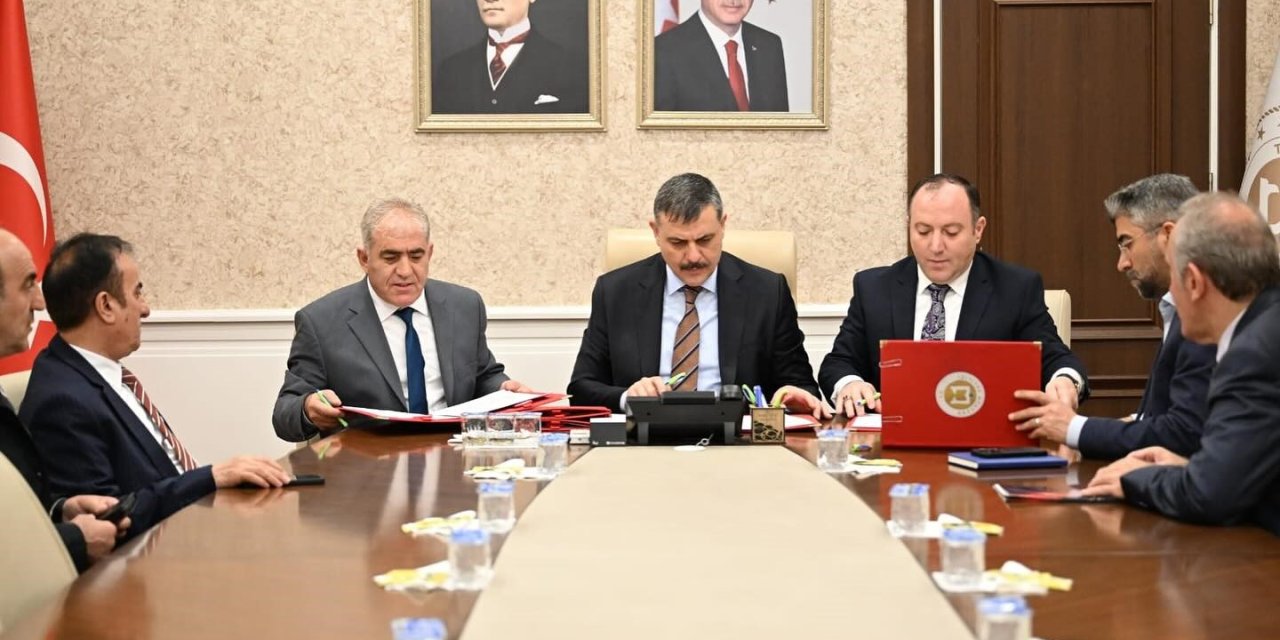 Erzurum’a kazandırılacak iki okul için protokol imzalandı