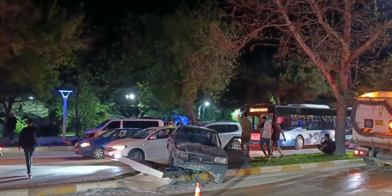 Elazığ’da zincirleme trafik kazası: 2 kişi yaralandı