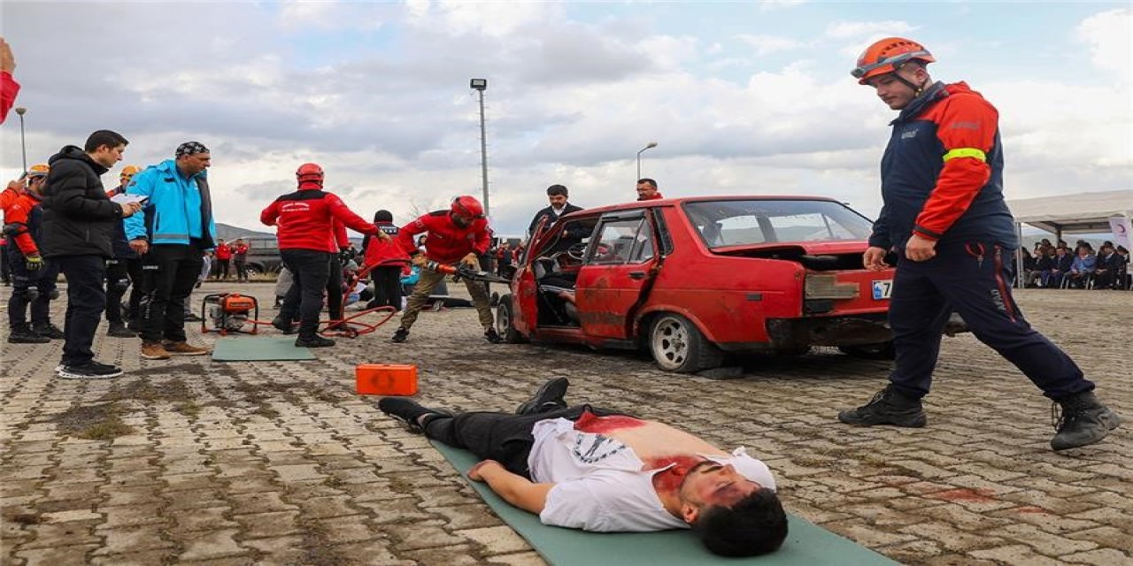 Ardahan Üniversitesi’nde Acil Yardım ve Afet Yönetimi tatbikatı