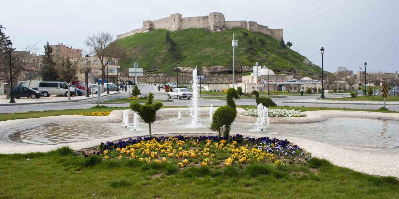 Gaziantep Kalesi çevresine hafta sonu ücretsiz otopark düzenlemesi