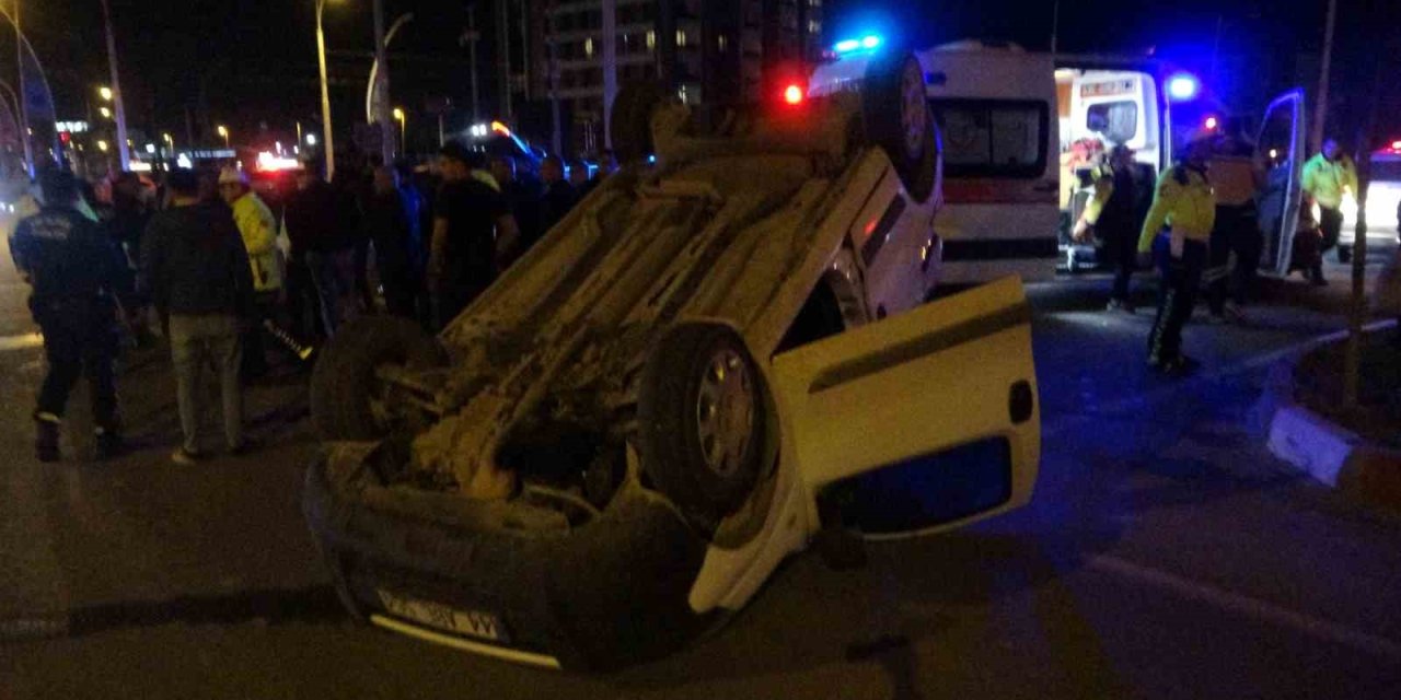 Malatya’da üç aracın karıştığı kazada 4 şahıs yaralandı