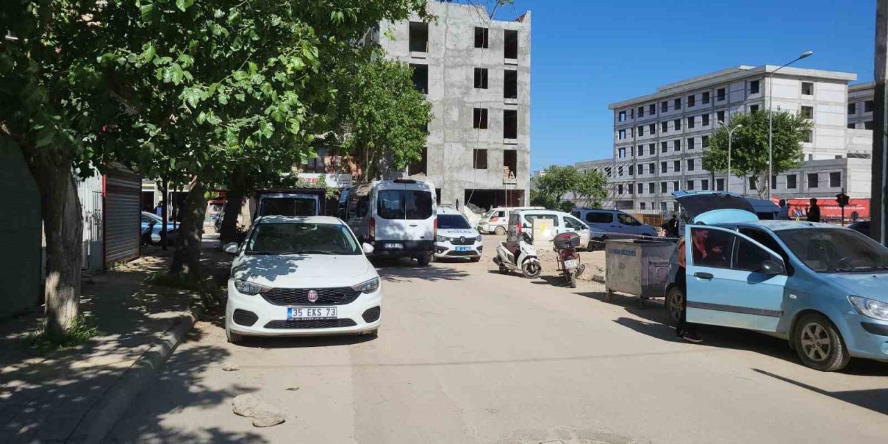 Adıyaman’da sahipsiz kalan köpek sokakta iki kıza saldırdı