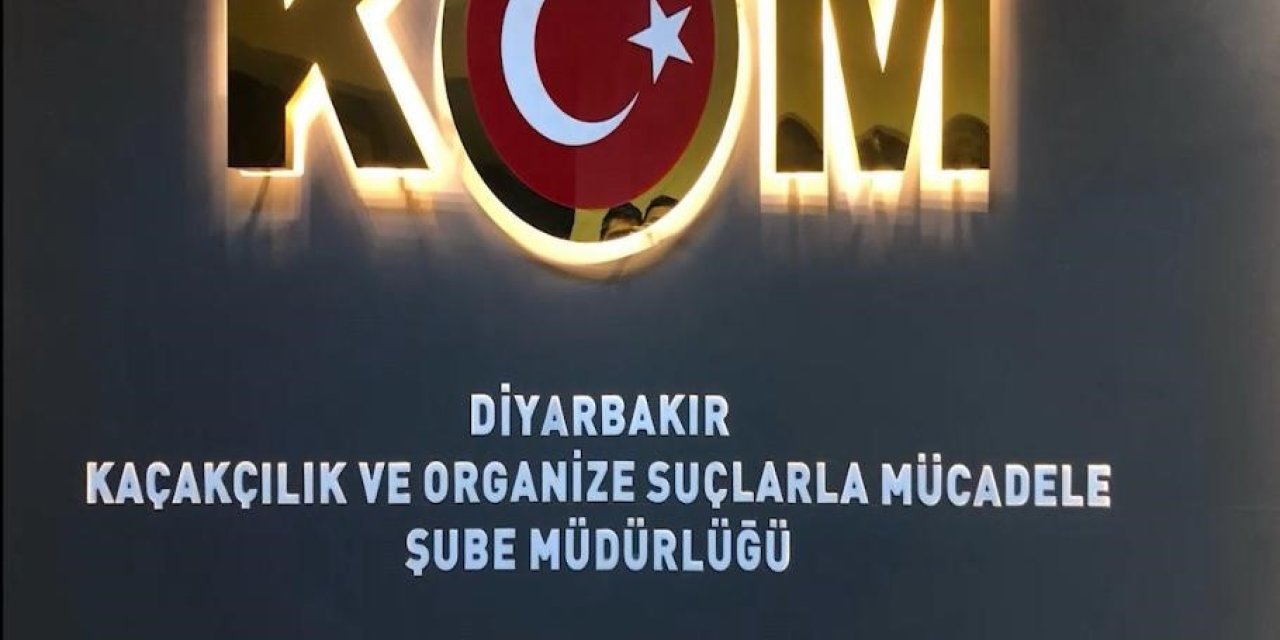Diyarbakır’da nisanda çok miktarda kaçak ürün ele geçirildi: 5 tutuklama