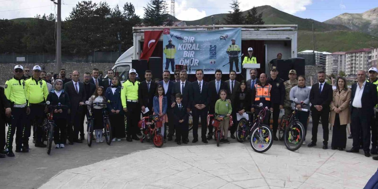 Bitlis’te Trafik Güvenliği Haftası etkinlikleri