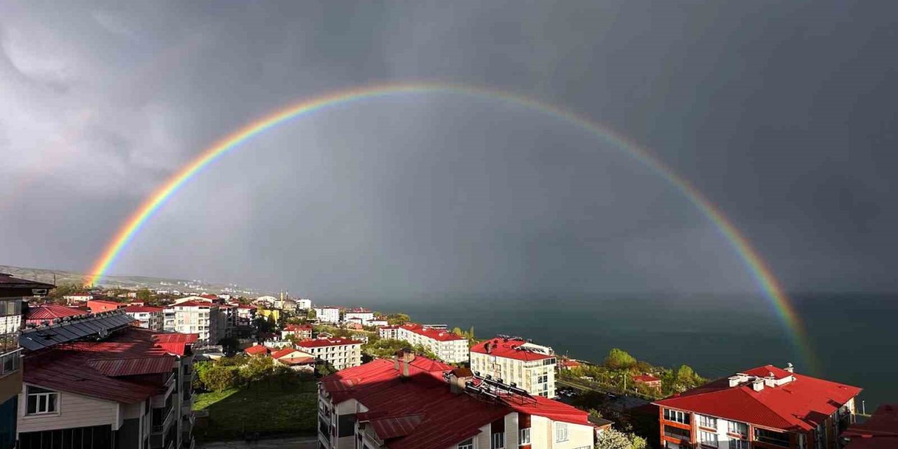 Van Gölü’nde gökkuşağı görsel şöleni