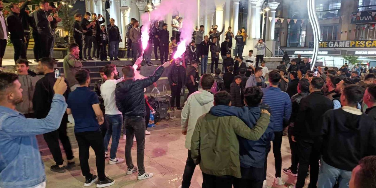 Vanspor taraftarının galibiyet coşkusu