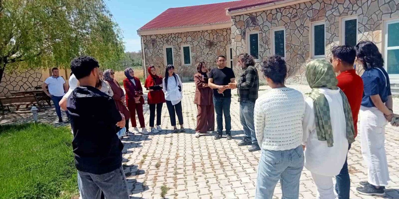 Yaban hayvanlarını ve doğayı yakından tanıdılar