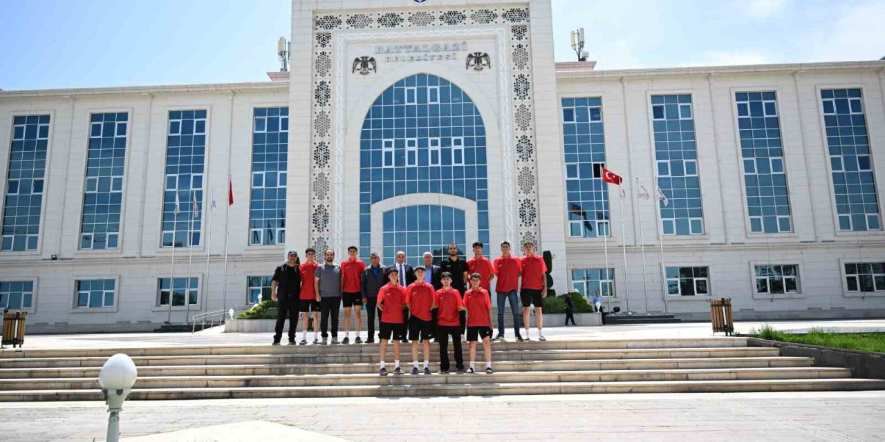 Battalgazi Belediyesi'nin spor yatırımları başarı getirmeye devam ediyor