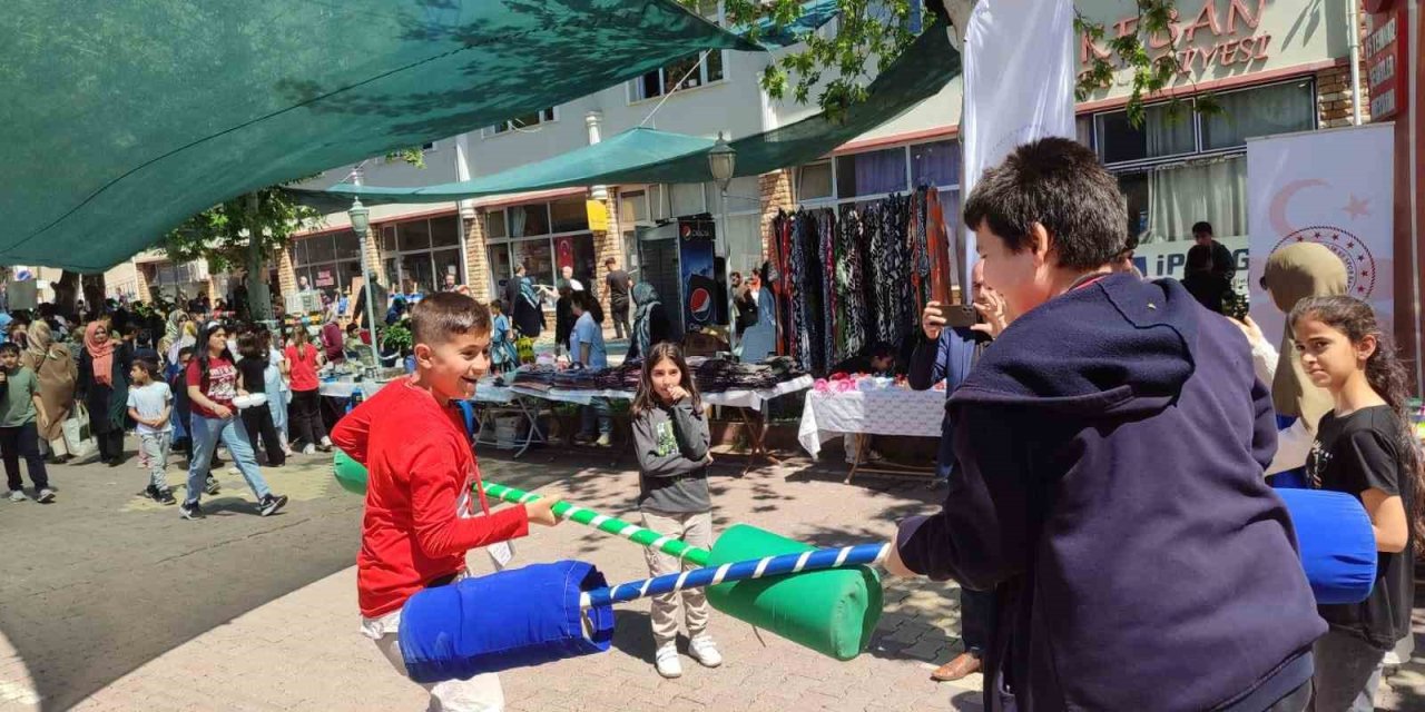 Elazığ'da gençlik merkezleri eğitim ve etkinliklerini sürdürüyor