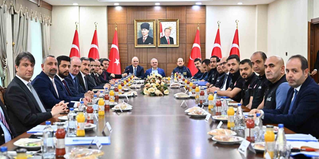Diyarbakır’da deprem sonrası iyileştirme çalışmaları değerlendirildi