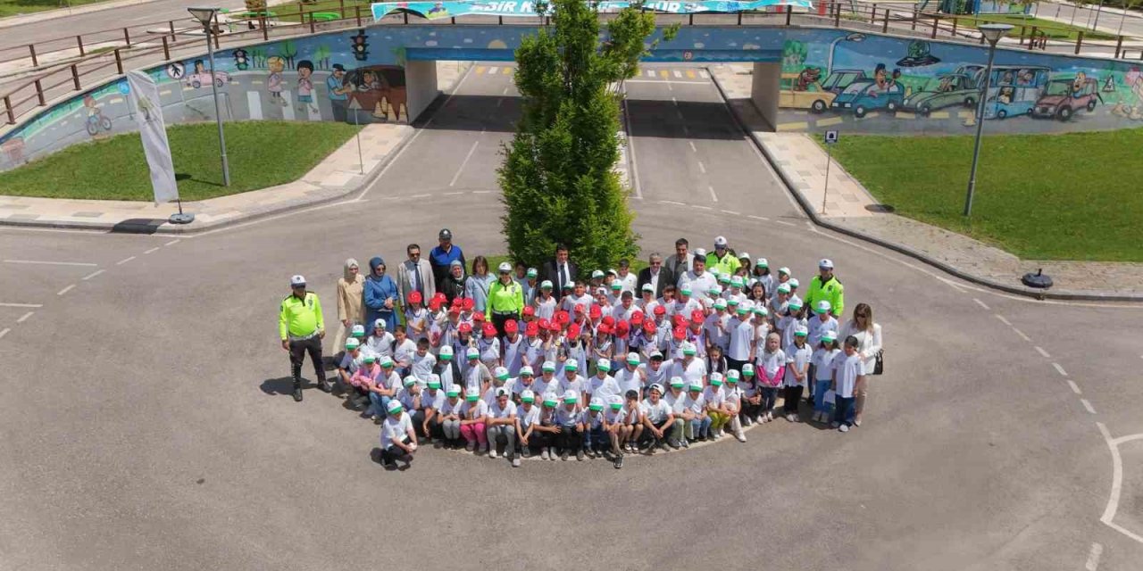 Başkan Umut Yılmaz, miniklerle trafik bilincini paylaştı