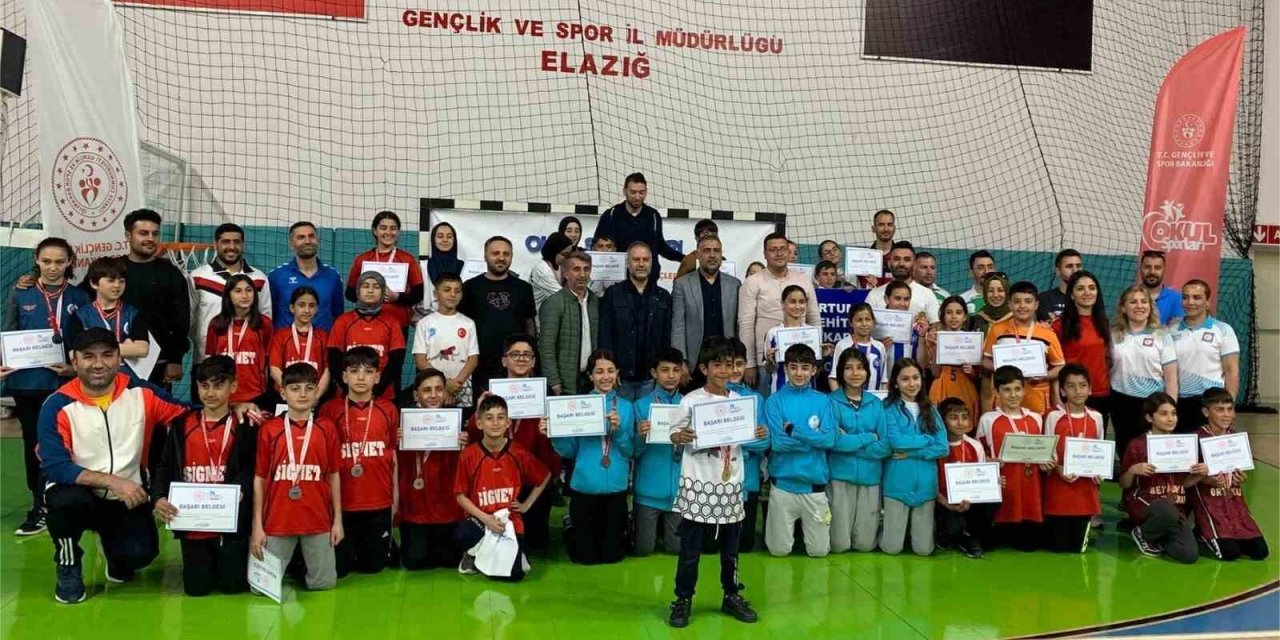 Elazığ’da 45 takım Floor Curling müsabakalarında buluştu