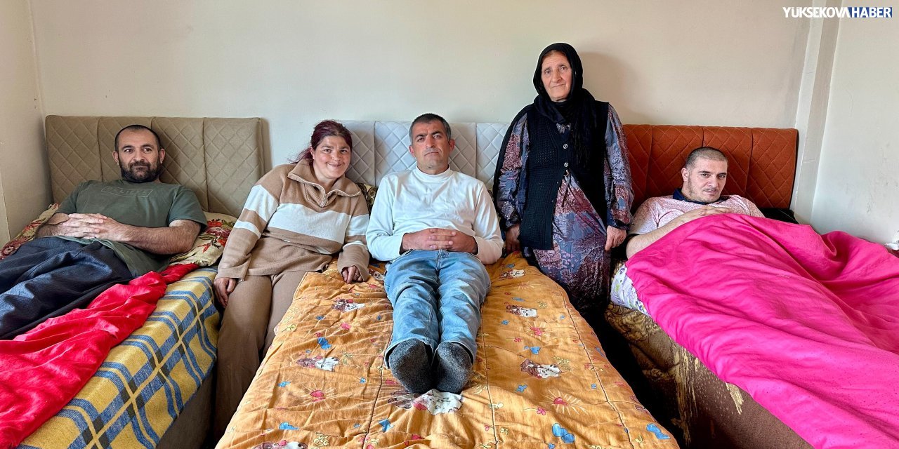 Yüksekova’da 3’ü yatalak 5 engelli çocuğuna bakan anne Çelik’in mücadelesi