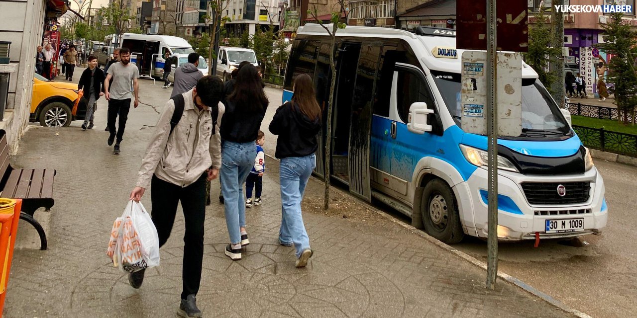 Yüksekova’da yağmur yağışı etkili oldu