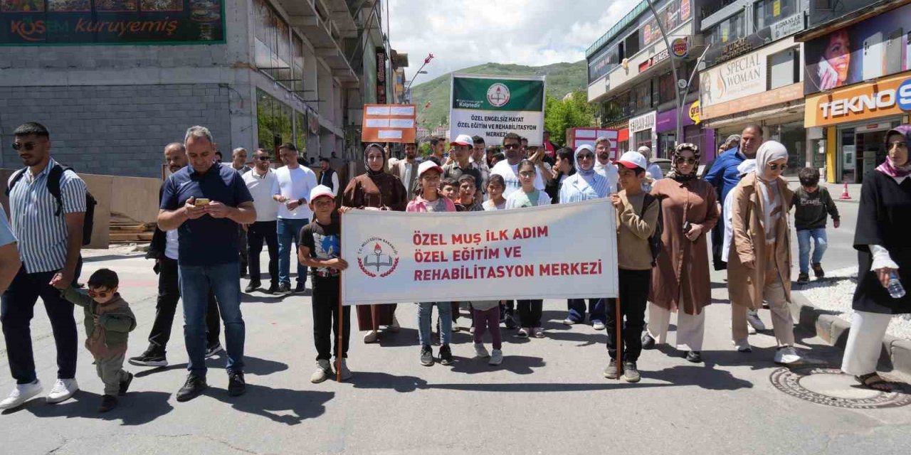 Muş’ta özel bireyler için farkındalık yürüyüşü yapıldı