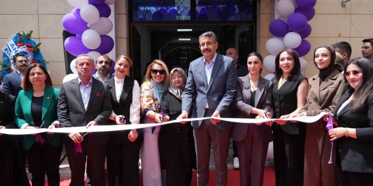 25 kadın girişimcinin kurduğu mağazaların açılışı yapıldı