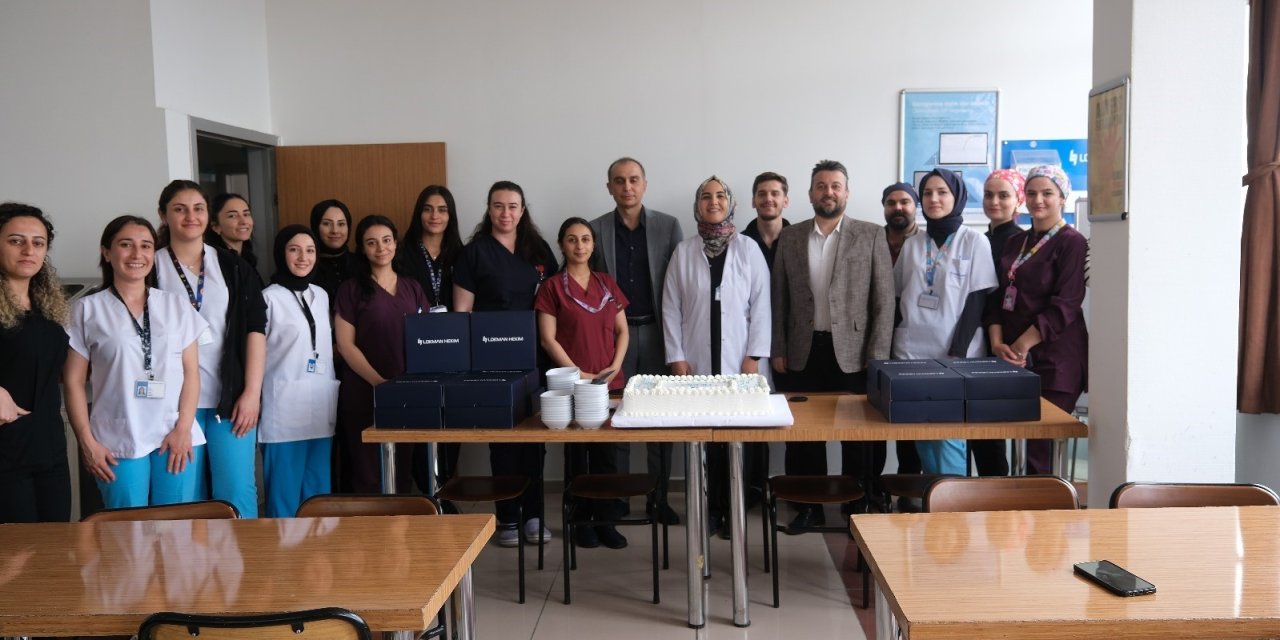 Lokman Hekim Van Hastanesinde Hemşireler Günü kutlaması
