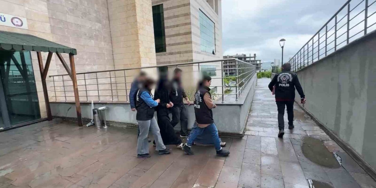 416 bin liralık ziynet eşyası çalan kadın şüpheliler yakalandı
