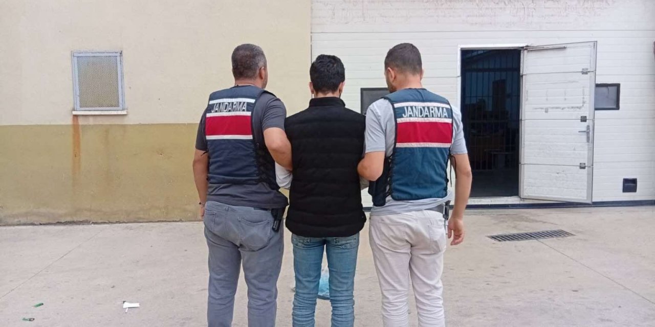 Hırsızlık suçundan aranan kişi yakalandı
