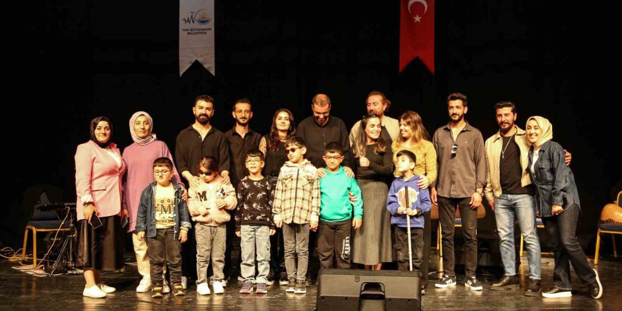 Van Büyükşehir Belediyesinden engellilere özel konser