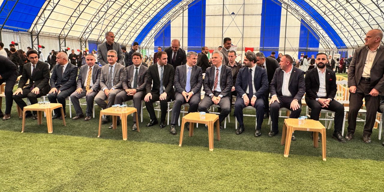 Yüksekova Anadolu İmam Hatip Lisesi öğrencilerinden bilim fuarı