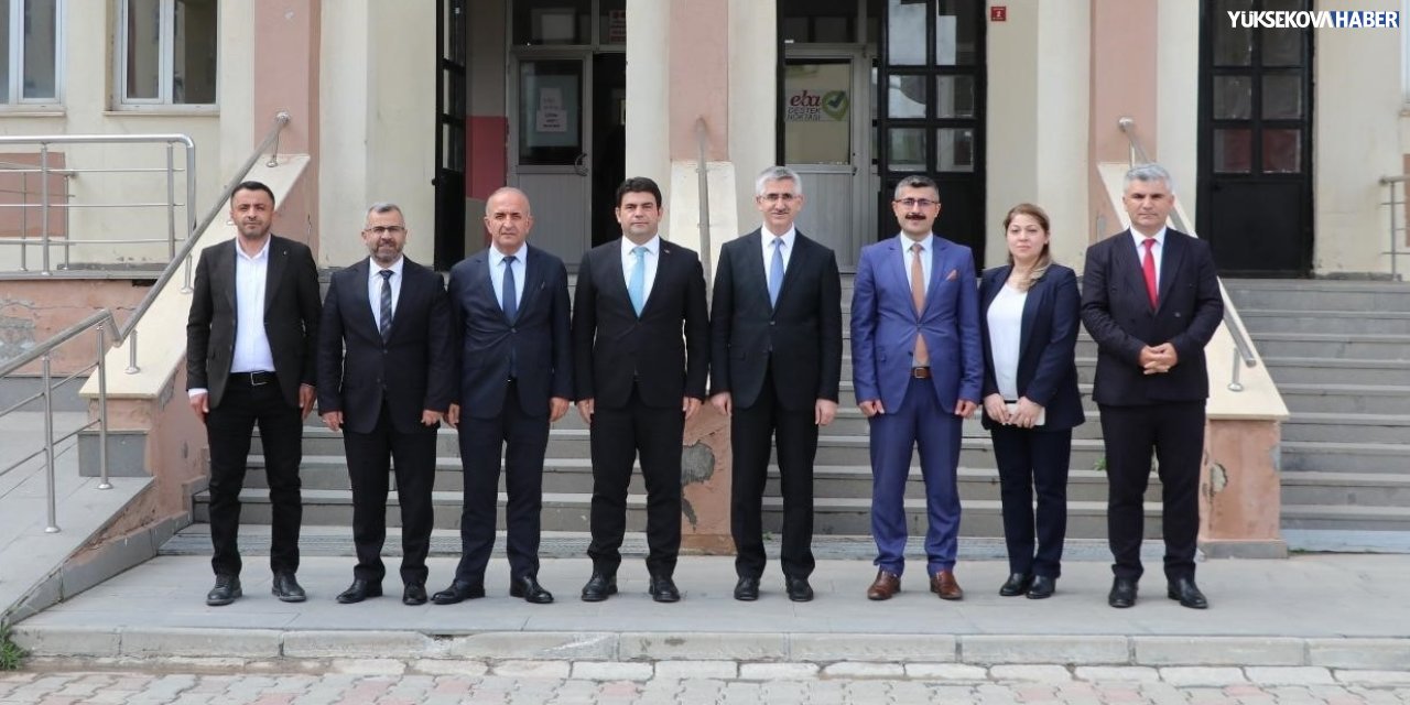 Milli Eğitim Bakan Yardımcısı Nazif Yılmaz Hakkari’de