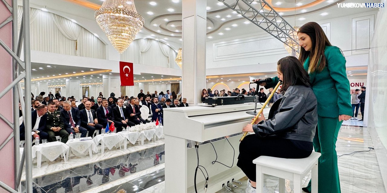 “Özel Eğitimde İz Bırakanlar” programı Yüksekova’da gerçekleştirildi
