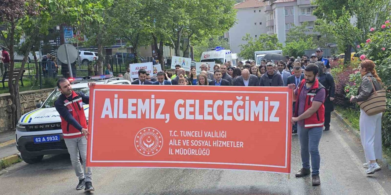 Tunceli’de “Aile Günü yürüyüşü”ne yoğun katılım