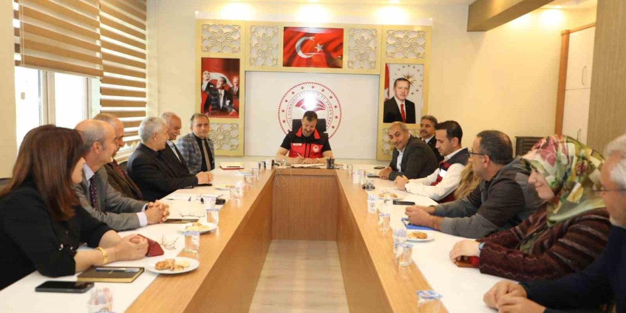Elazığ’da zirai donun etkileri değerlendirilmek için toplantı yapıldı