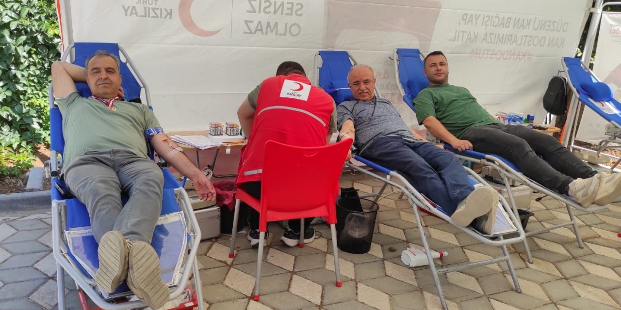 Adıyaman Halk Eğitim Merkezi'nde kan bağış kampanyası yoğun ilgi gördü
